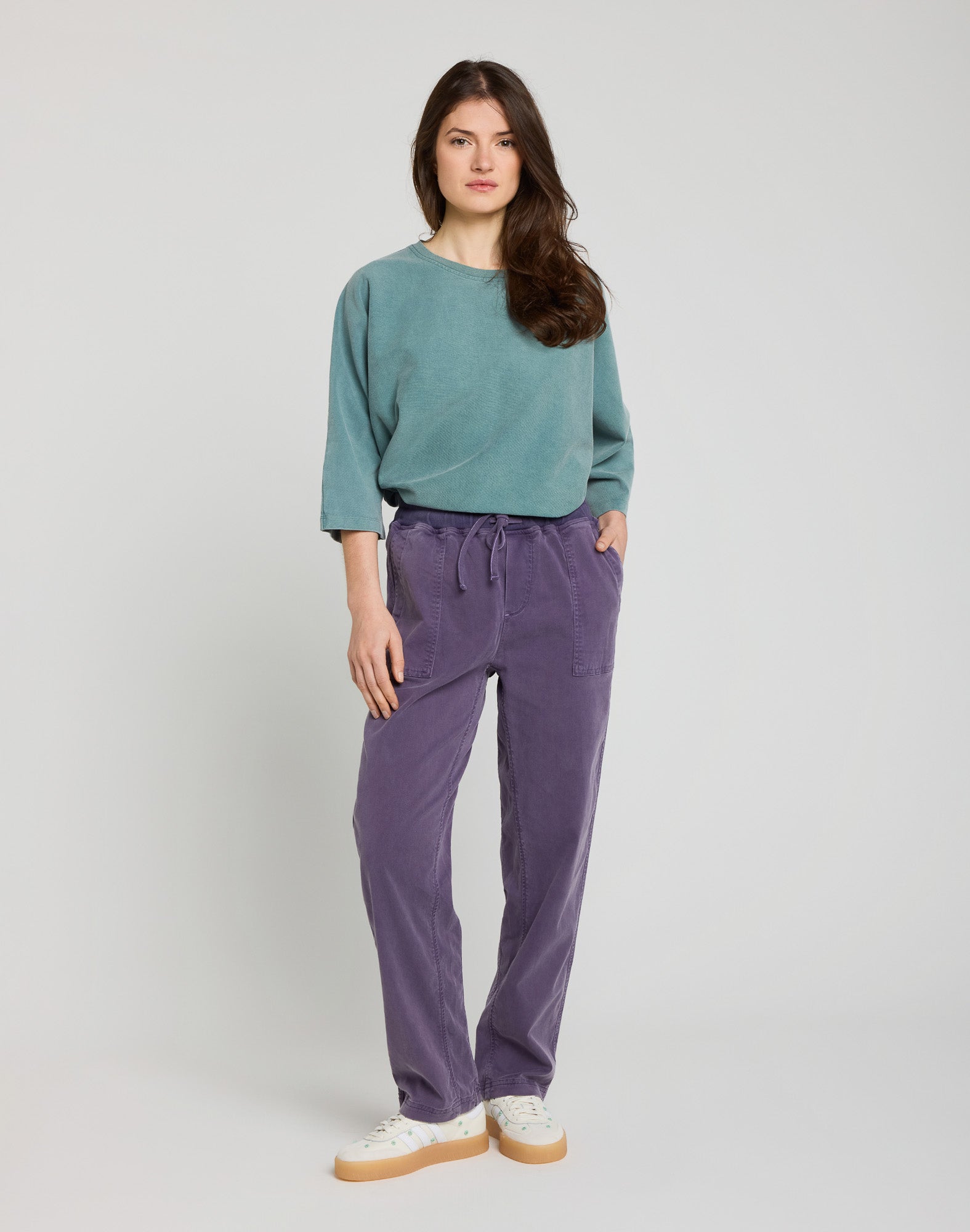 LOOSE IN PANTS