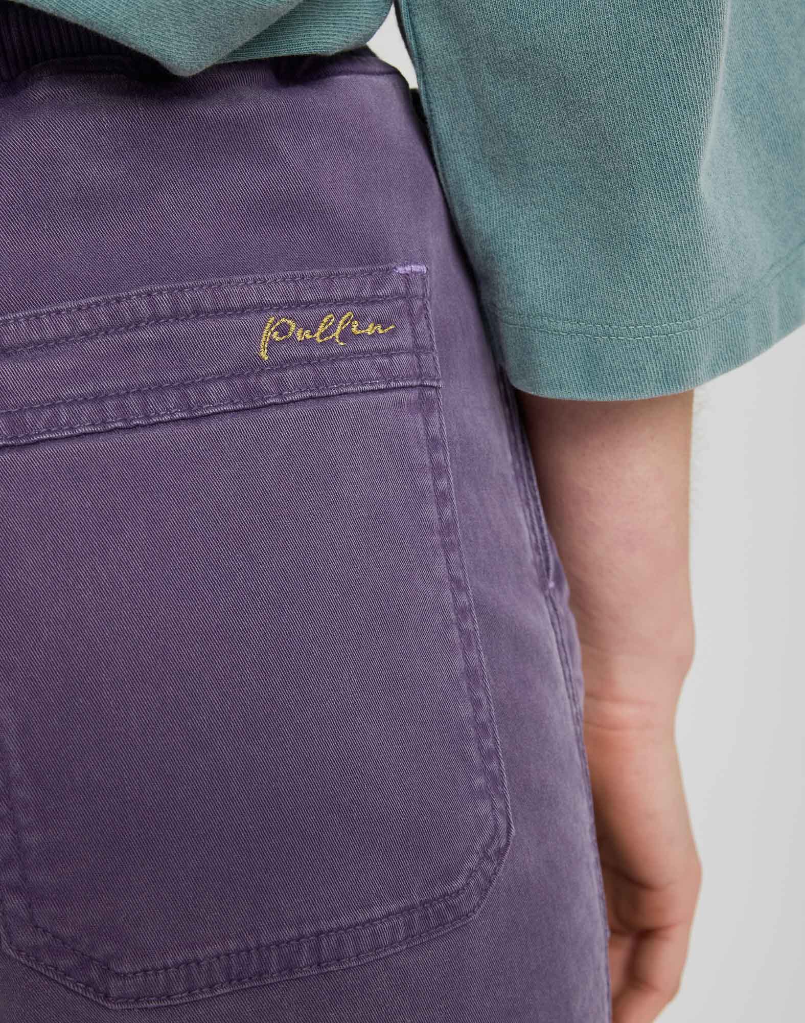 LOOSE IN PANTS