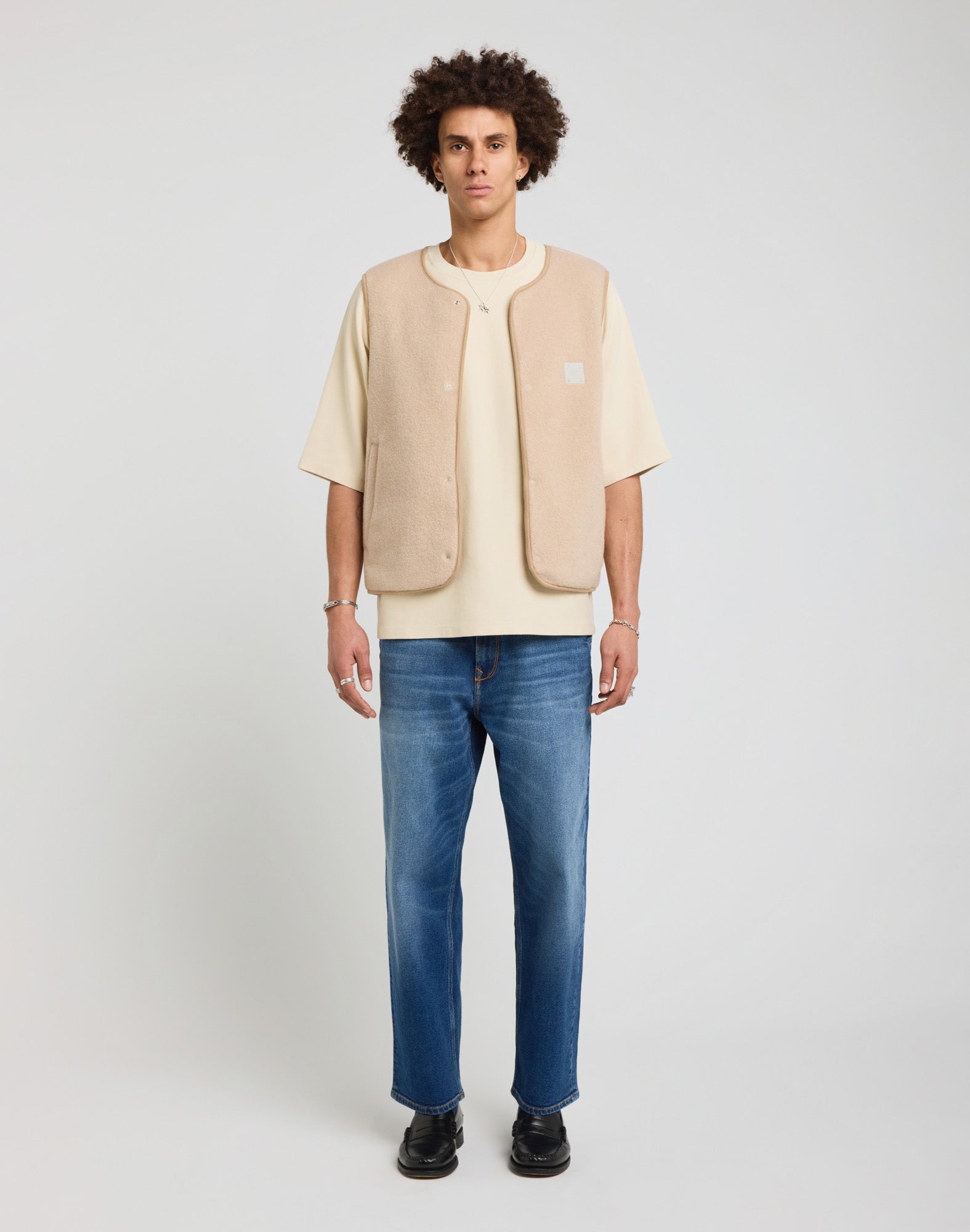 ANTIQUITY SLEEVE VEST