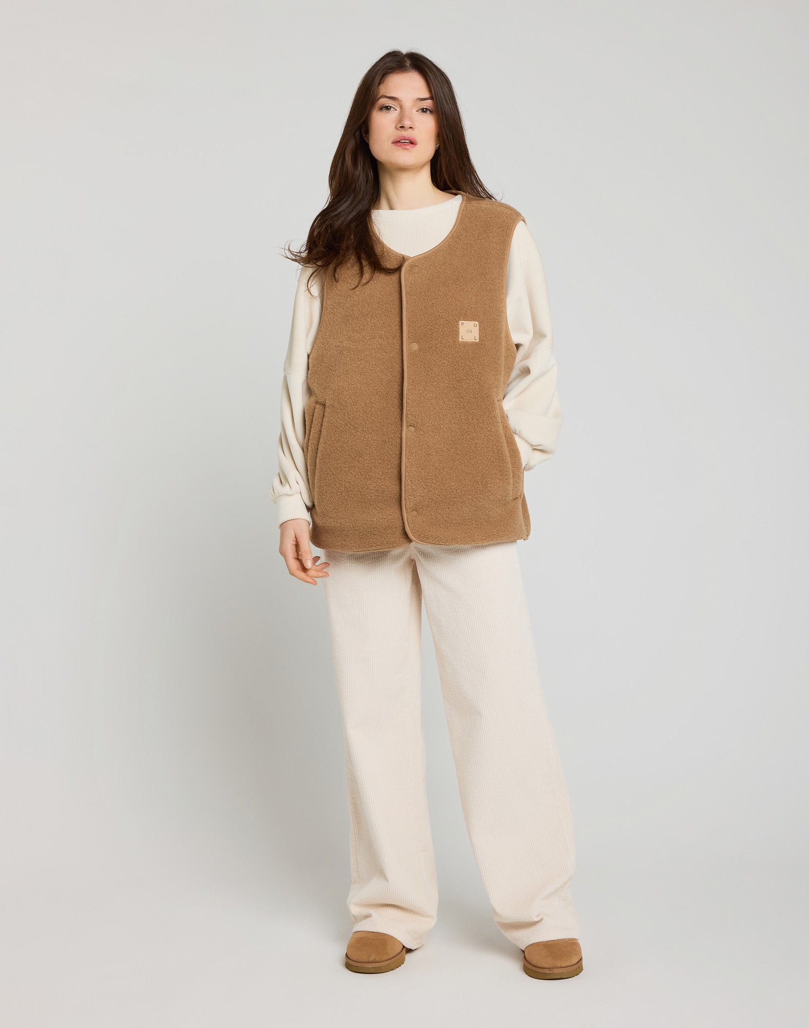 SAND SLEEVELESS VEST