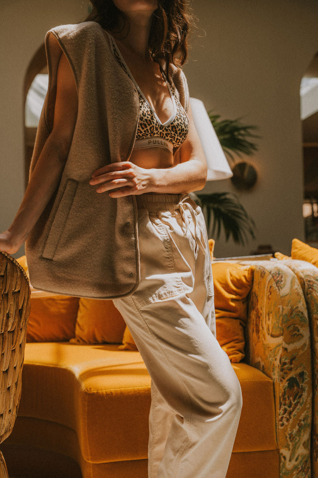 ANTIQUITY SLEEVE VEST